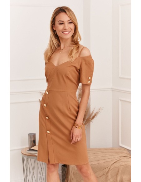 Elegancka sukienka z dekoltem carmen karmelowa 0484 - Sklep internetowy - Butik