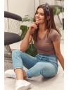 Damski t-shirt z dekoltem w serek cappuccino 2310 - Sklep internetowy - Butik