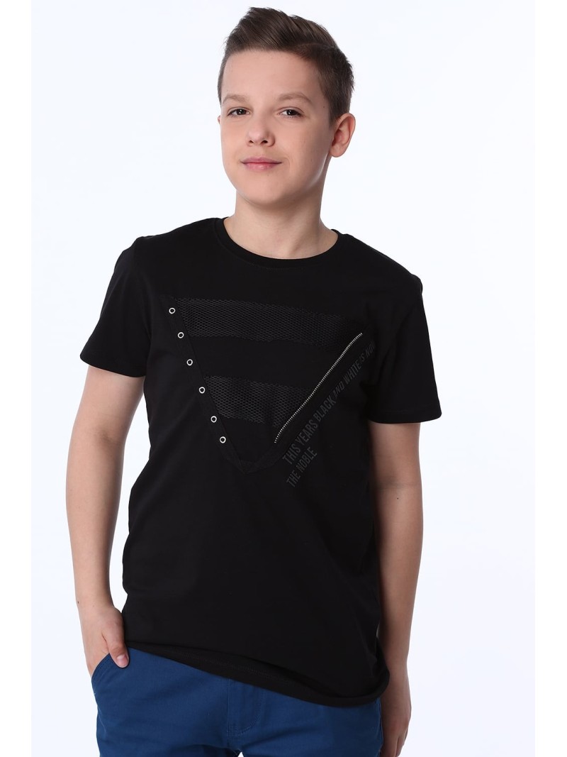 T-shirt chłopięcy z naszytą aplikacją czarny NDZ47001 - Sklep internetowy - Butik